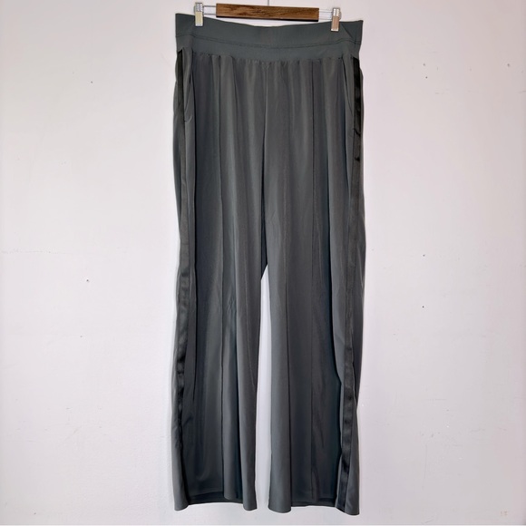 Athleta Nolita Mountain Olive Green High Rise Pull On Wide Leg Pants Size 16 - Picture 2 of 11